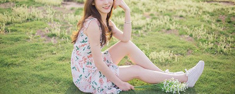 深蓝色衣服显白吗 至少显白两个色号
