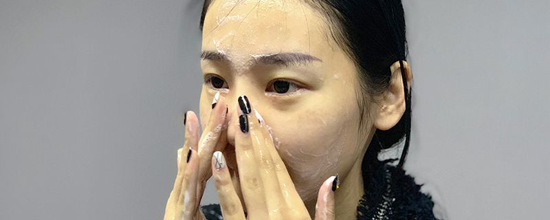 彩妆卸不干净怎么办 注意卸妆手法和步骤