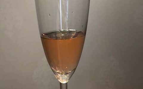 晚上喝水早上脸浮肿怎么办 简单妙招助你快速排水