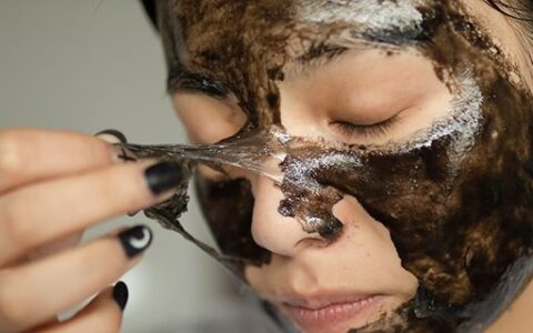 怎样给面部皮肤排毒 沐浴前后各饮一杯水