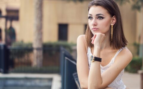 好看又不明显的发色 低调好看的发色推荐