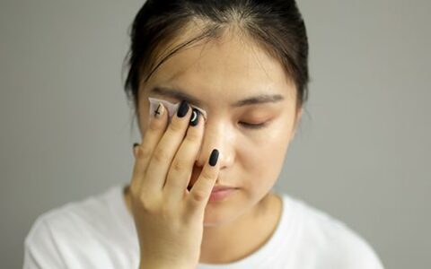 怎样卸妆有效不伤肤 正确掌握卸妆的程序