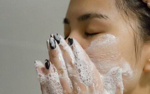 去角质啫喱搓出来的是什么 里面不全是废旧角质