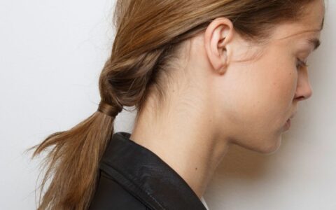 女生发型绑扎方法，女生怎么扎发好看