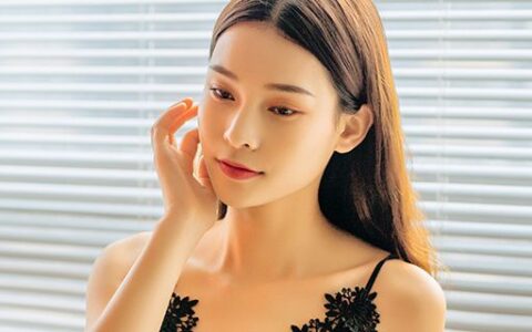 在家怎么拉直头发