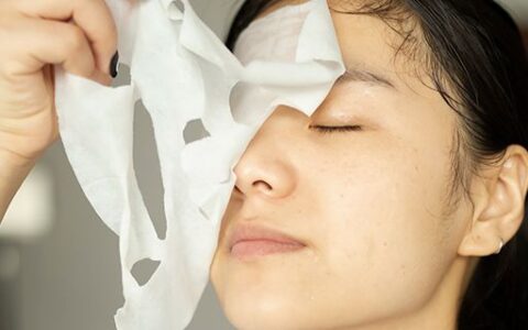 婚前如何做好肌肤护理 一天敷一片保湿面膜护肤