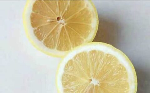 柠檬敷脸的正确方法