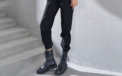 搭配马丁靴的衣服