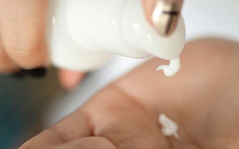 擦脸油的正确步骤顺序