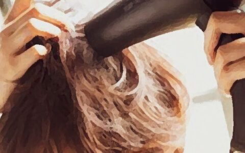 怎样把头发吹的蓬松