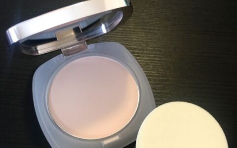 用粉饼还要用粉底液吗