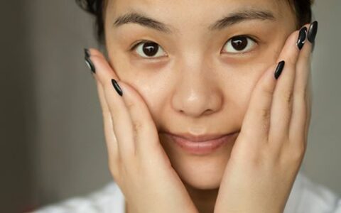 是先擦水还是先擦乳