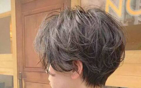 ​ 女士短发造型