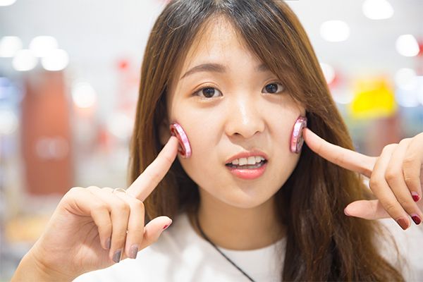 初中女生可以化妆吗 家长的担心不是没用的