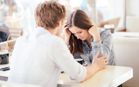 男女在什么情况下容易产生感情，男女容易产生感情的三种情况