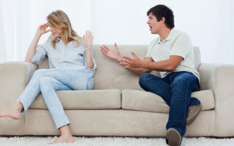 判断老公出轨最简单的办法，老公有这些表现要注意了