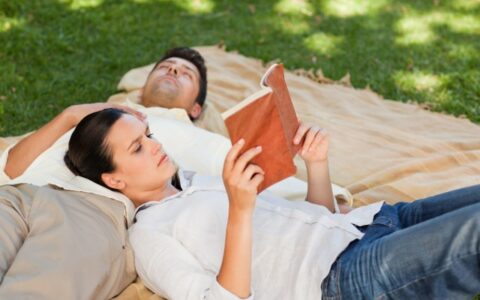 如何克服恋爱疑心病，恋爱期间疑心重怎么办