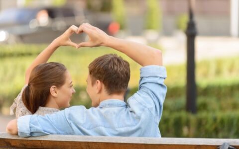 怎样经营婚姻和夫妻感情，婚姻生活和谐需要做到什么