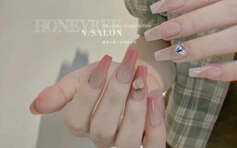 2022年夏日必做的冰透美甲推荐一波