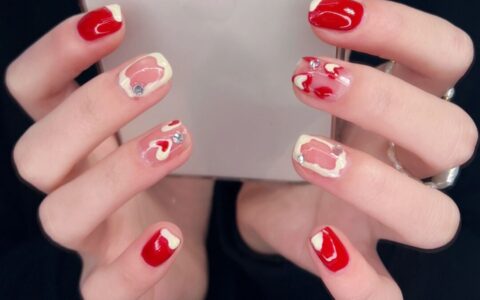 ins手绘可爱牛奶纹新年美甲