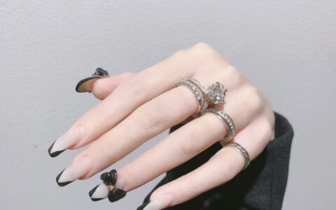 指尖魅力在线每一天，朋友圈美甲素材