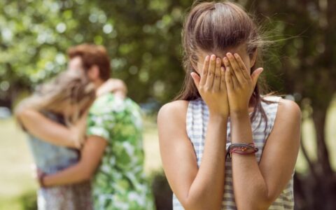 怎么面对老公出轨，老公出轨怎么调节自己的情绪