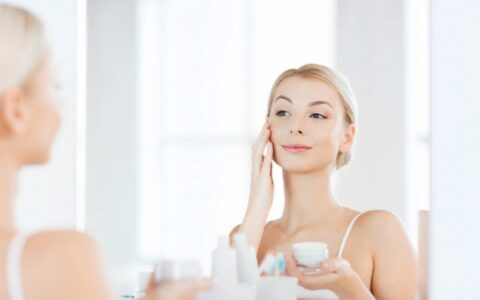 粉底液怎么用，擦粉底液的正确方法