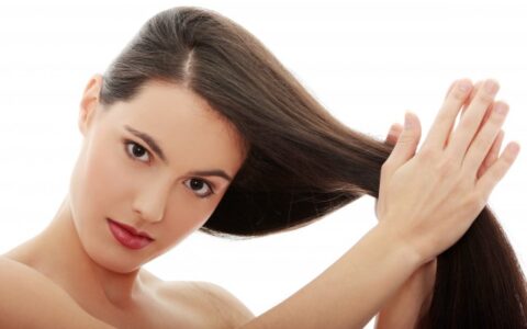 头发出油严重怎么解决 如何减少头皮出油