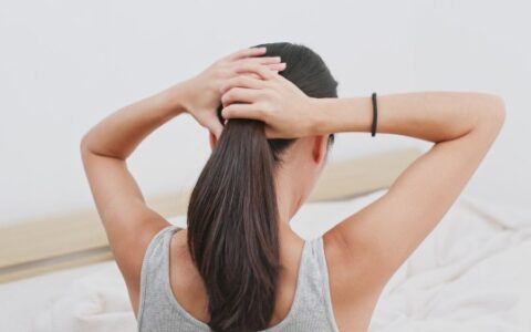 短发怎么扎丸子头，短发也能扎的好看丸子头发型