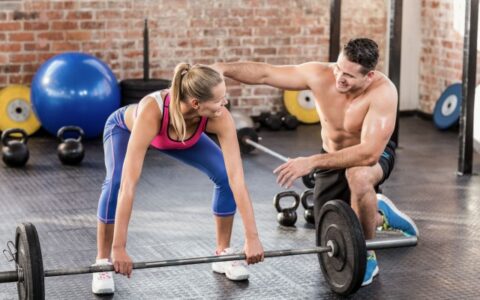 卧推的要领，卧推动作要领及注意事项