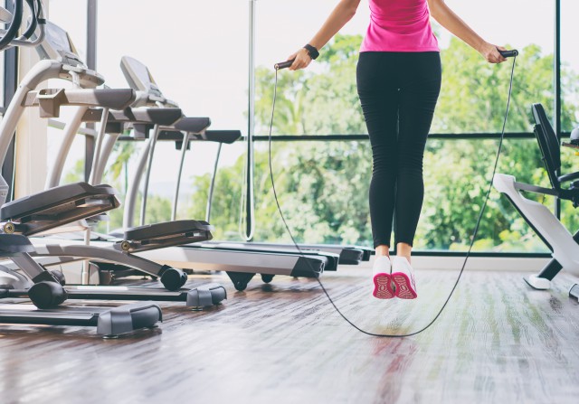 跳绳和跑步哪个减肥效果好，更高效的减肥方式推荐