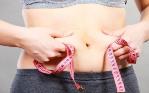 如何减肚子上的赘肉，最适合懒人的减肚子运动