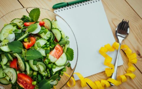 上半身很壮的女生怎么减肥，要减肥方法要科学