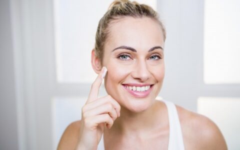 硫磺皂可以洗脸吗？，用硫磺皂洗脸注意事项