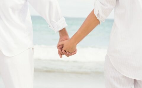 和前女友分手后再找女朋友没感觉怎么办，怎么开启新恋情？