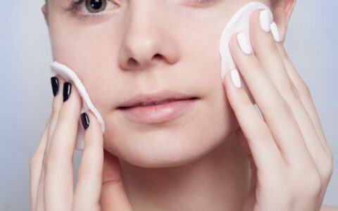 脸又黑又黄怎么办，怎么让脸变白皙