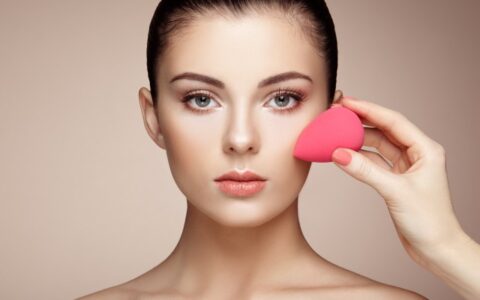 油性皮肤初学化妆步骤，油性皮肤怎样化妆