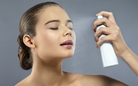 脸上皮肤暗淡无光怎么办，如何解决脸部皮肤暗淡无光的问题？