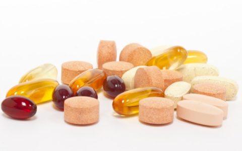 皮肤黑的吃维c会变白吗，维生素C是否能让皮肤变白？