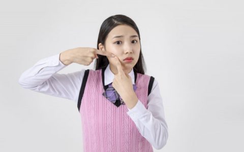 青春期怎么保养皮肤，青春期的少男少女们该怎么护肤